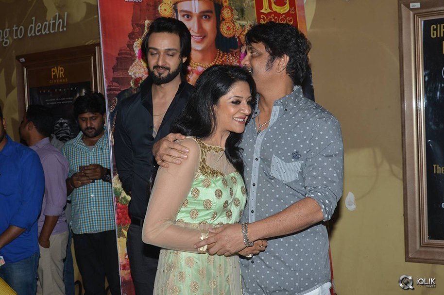 Celebs-at-Om-Namo-Venkatesaya-Movie-Special-Show